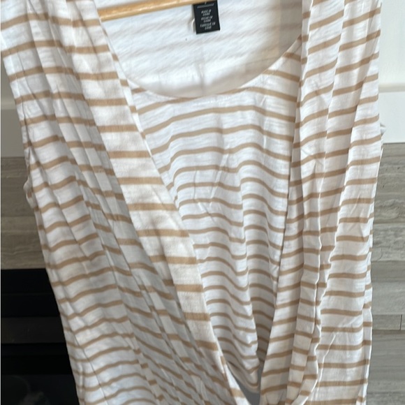 2/$20 White House Black Market - Picture 3 of 4